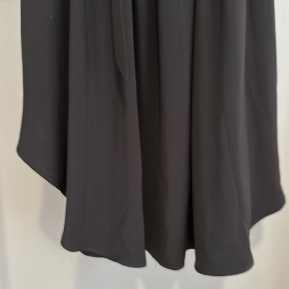 Pleated MIDI skirt in Black - Picture 4 of 6